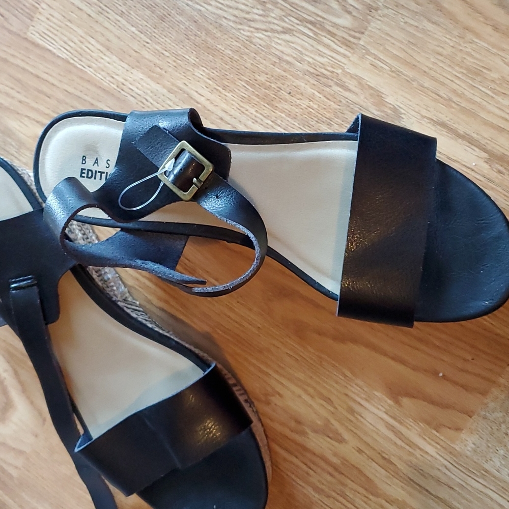 Basic editions sandals - Picture 2 of 3